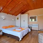 Pensionat Bela 4*